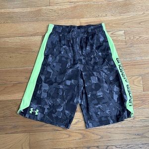 under armour Boy shorts L
